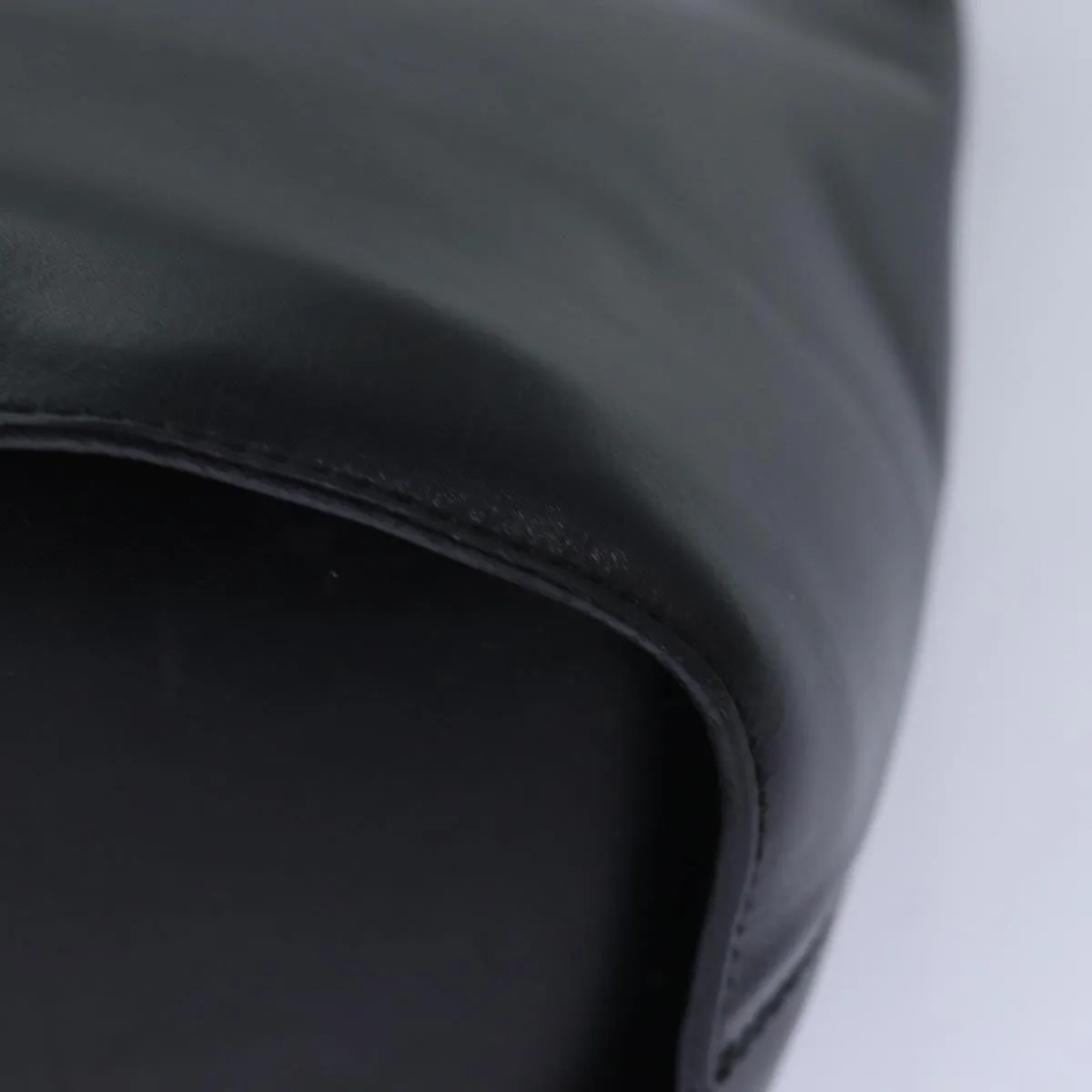 CELINE Circle Hand Bag Leather Black Auth ar12160
