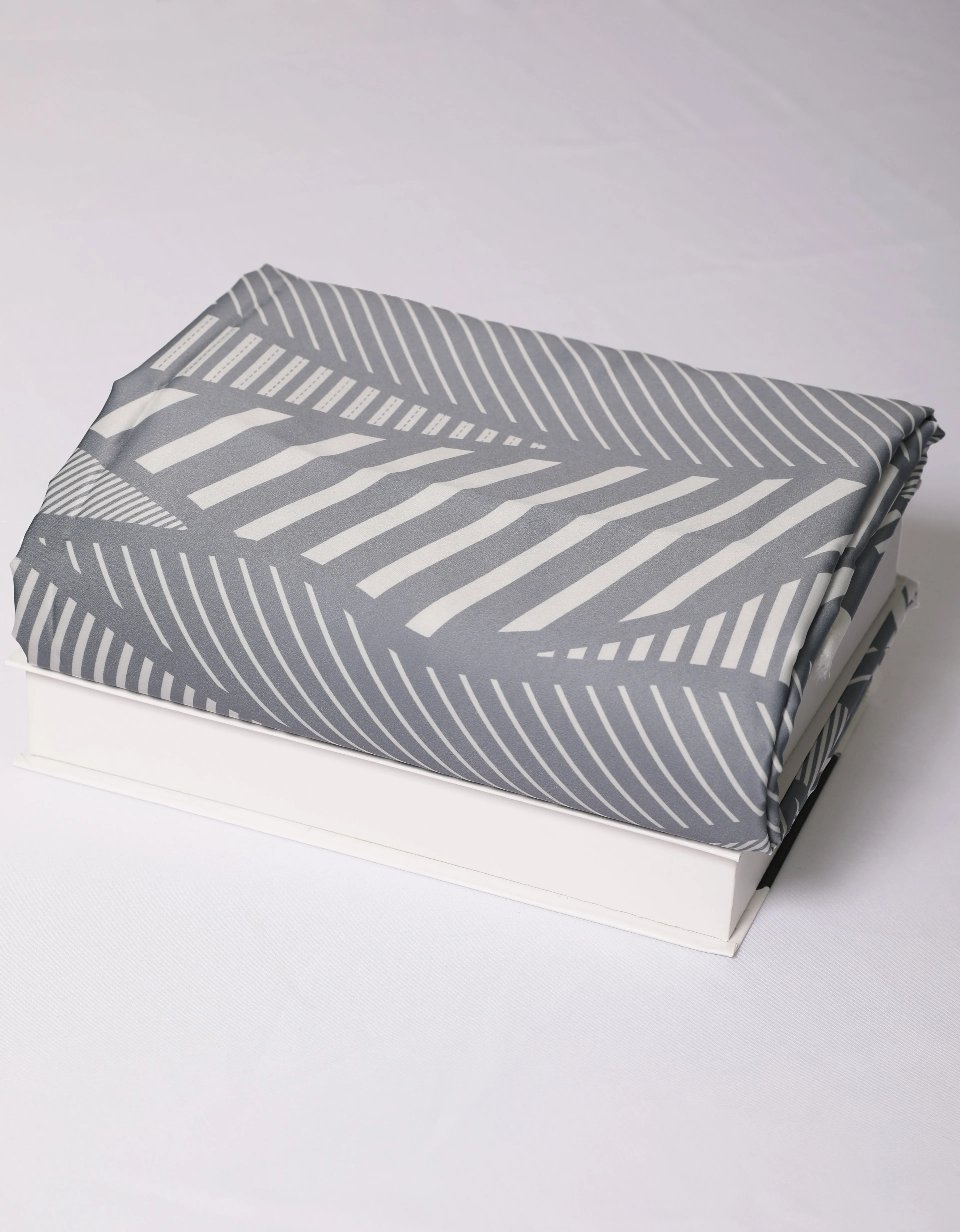 Ezzara Batik Satin 45" (Grey)