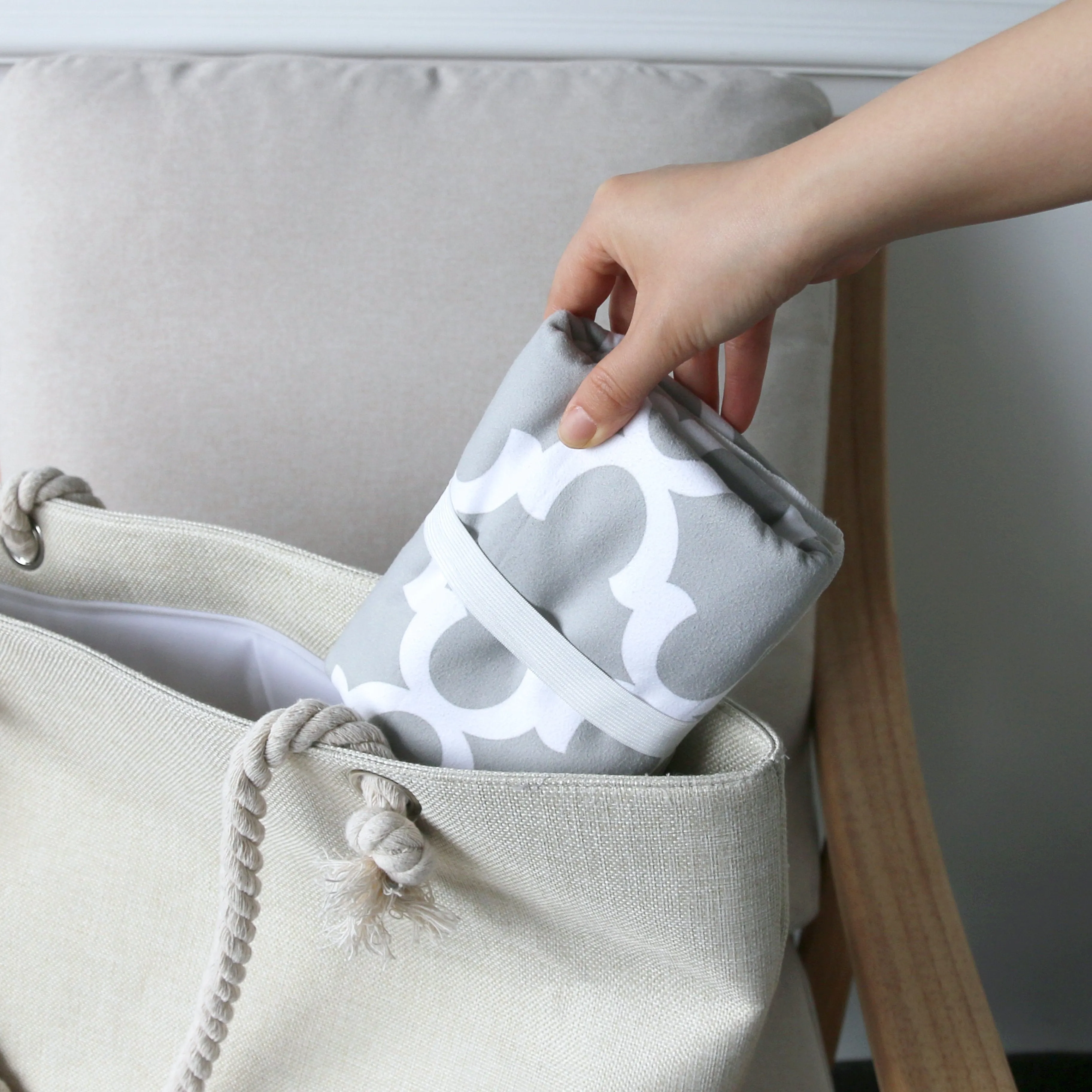 Ocean Wave Round Sand-Free Towel