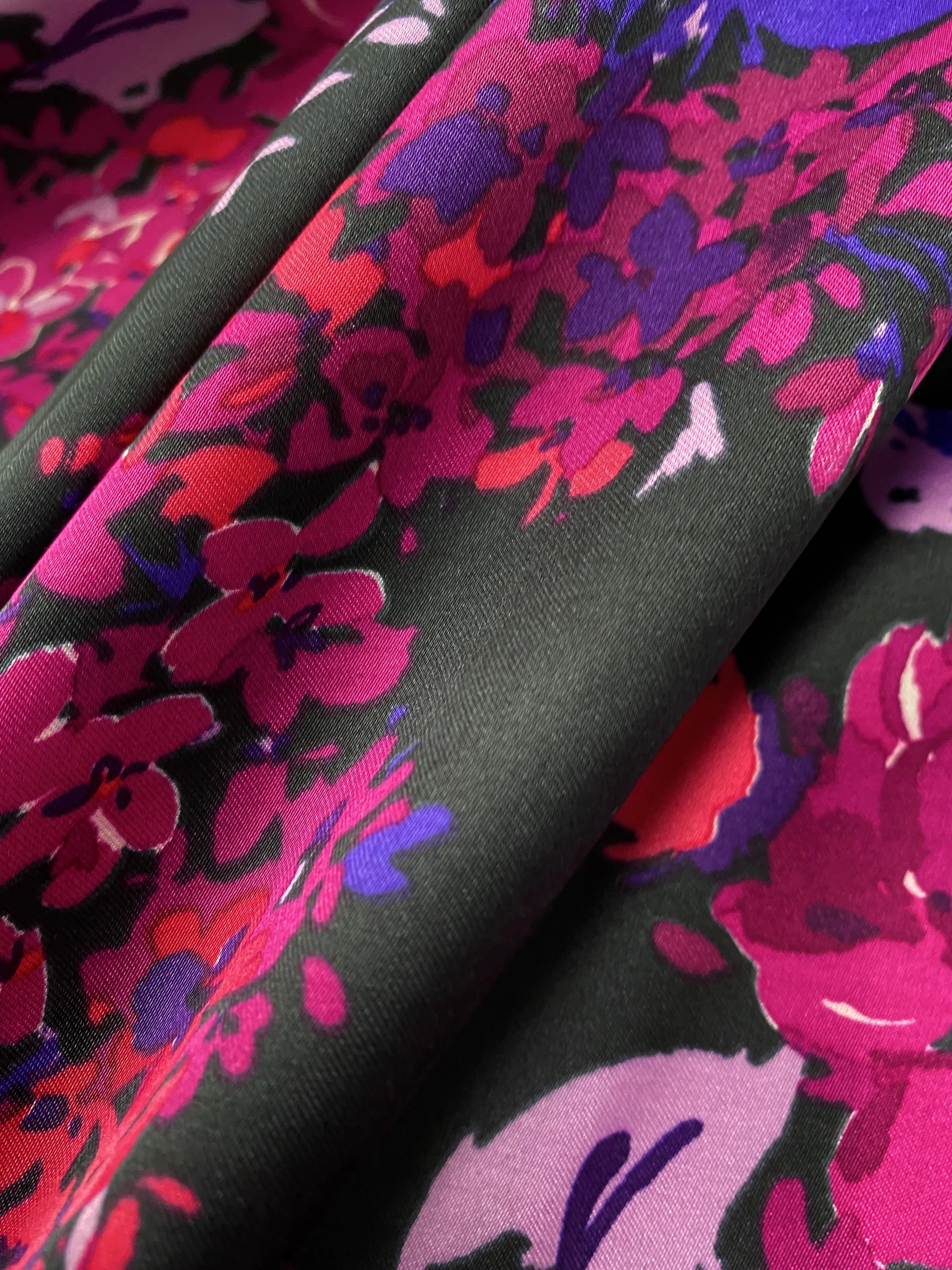 RV-7528W FLORAL BOUQUET PRINT VISCOSE SATIN. ITALY